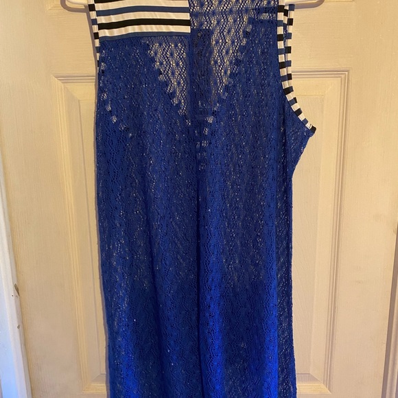 Cute little swim cover up size XL - Picture 2 of 3